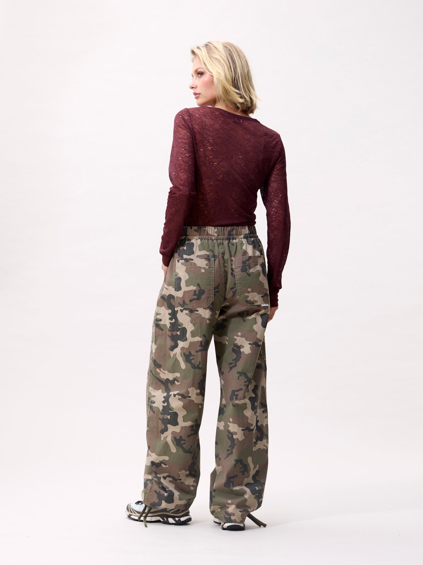 Catwalk Junkie - Lace Longsleeve - Merlot