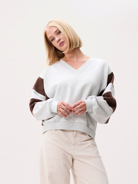 Catwalk Junkie - Sporty Vneck sweater - Grijs
