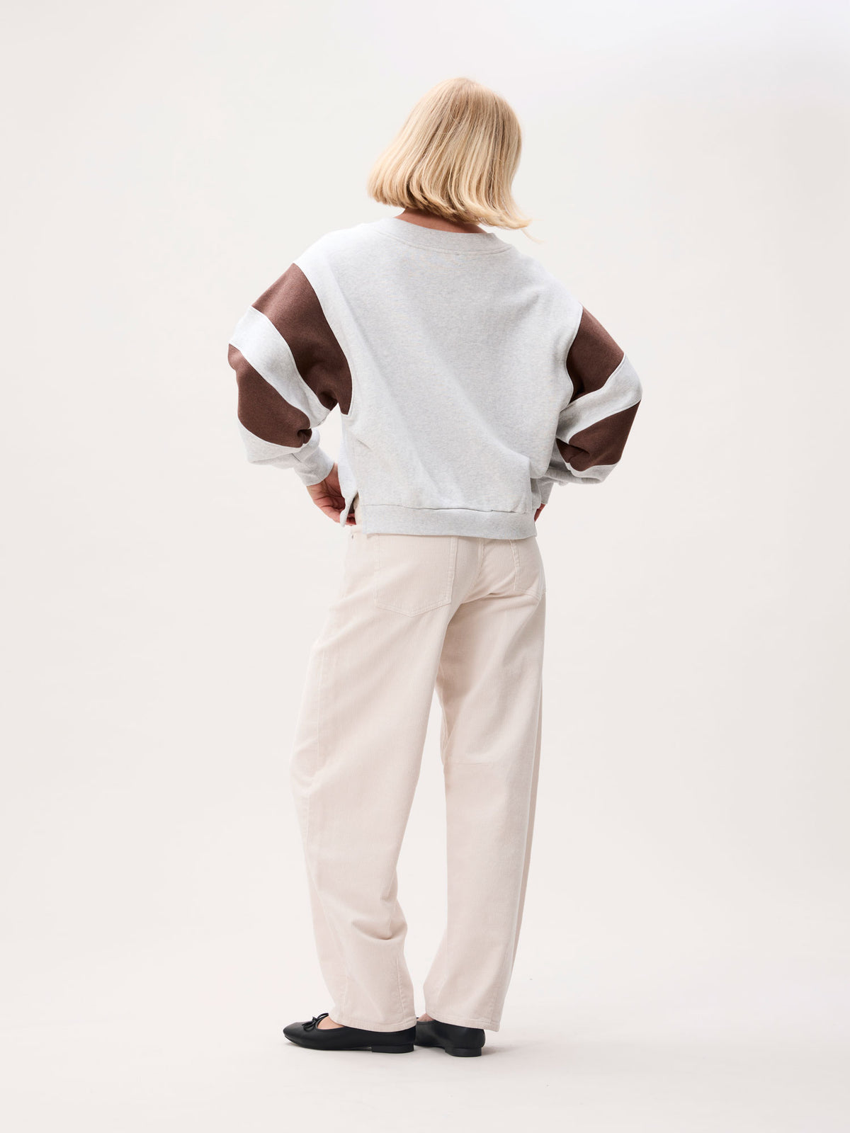 Catwalk Junkie - Sporty Vneck sweater - Grijs