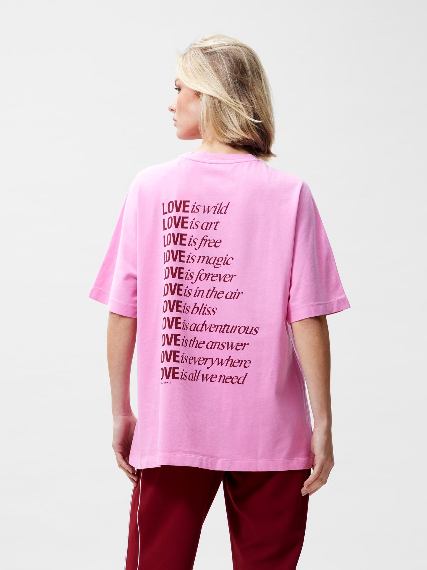 Catwalk Junkie - Oversized graphic Tshirt Rosebloom