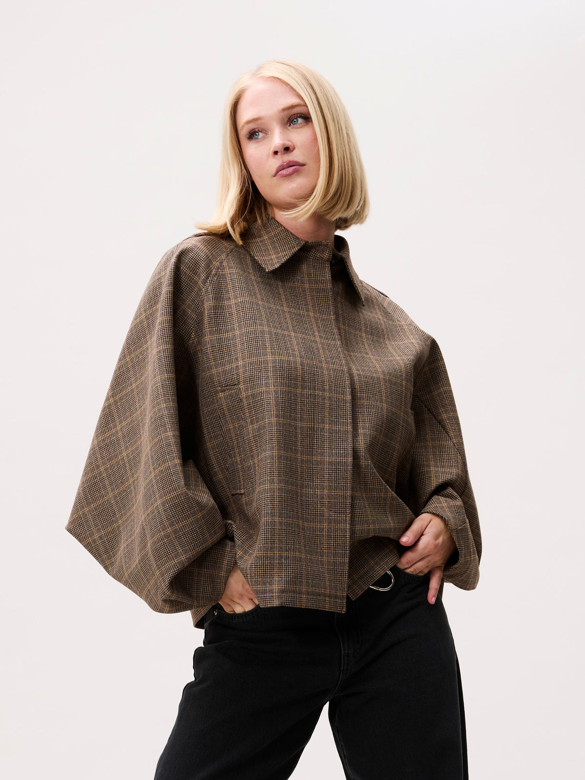 Catwalk Junkie - Check cape jacket - Caramel