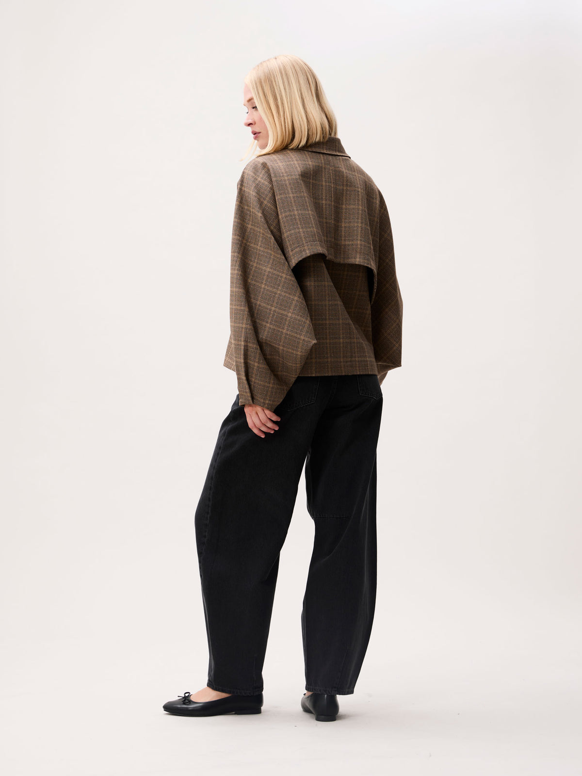 Catwalk Junkie - Check cape jacket - Caramel