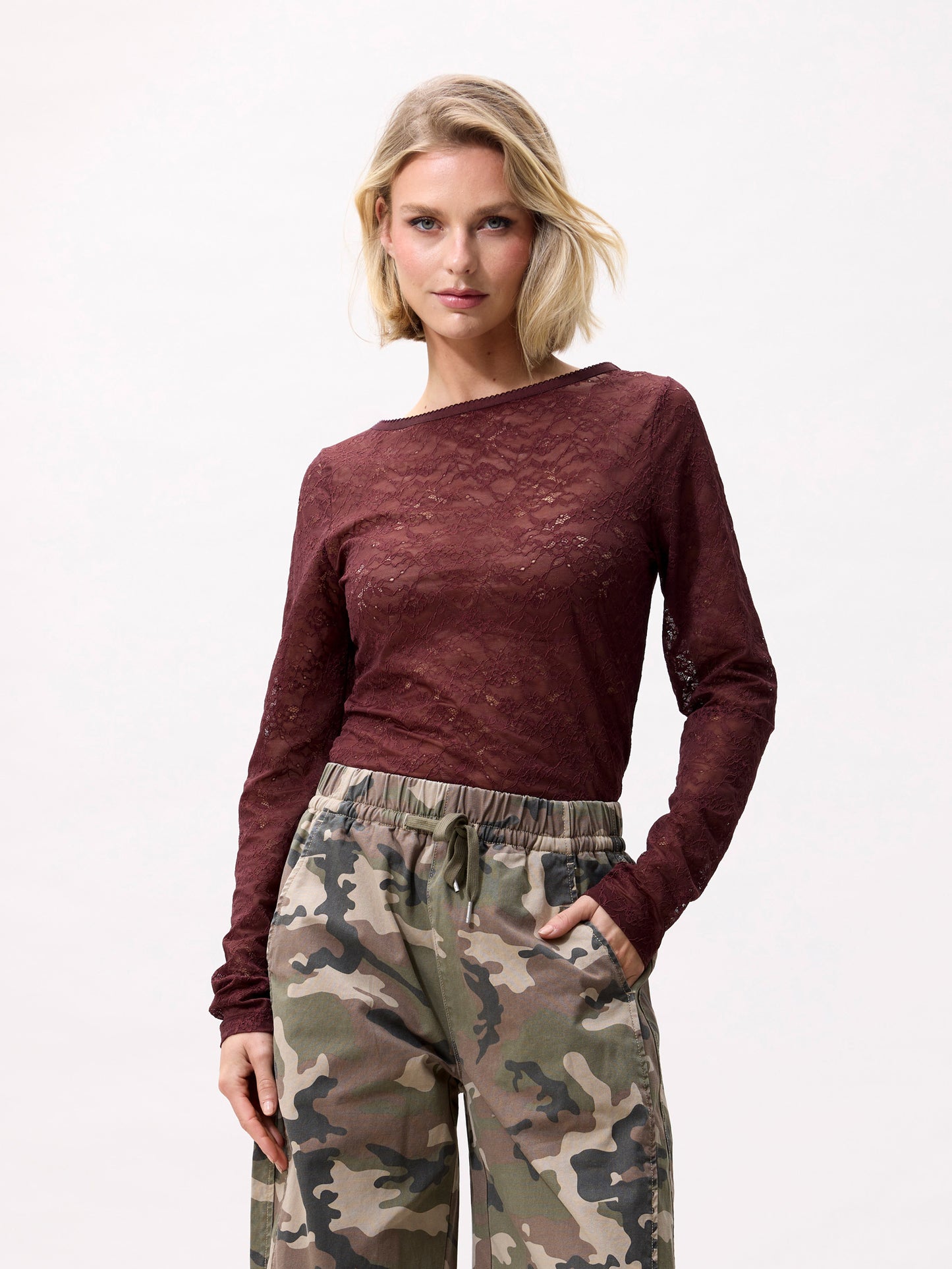 Catwalk Junkie - Lace Longsleeve - Merlot