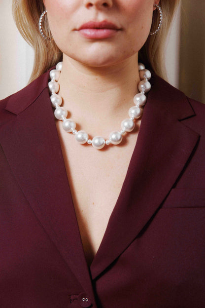 Moonlight pearl necklace