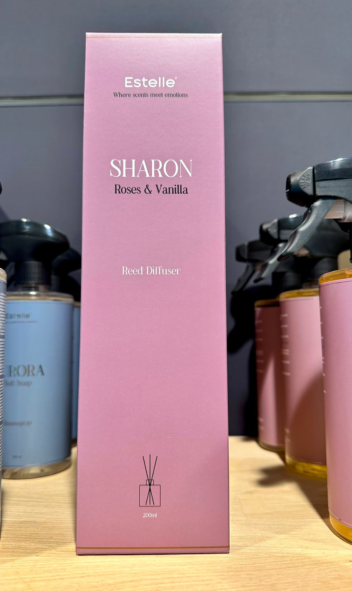 Estelle - Diffuser - Sharon